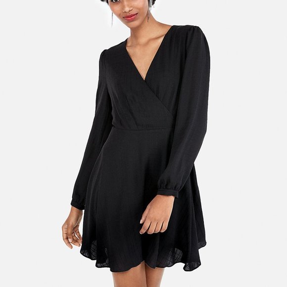 Express Dresses & Skirts - NWT EXPRESS DRESS BLACK SMALL S FIT AND FLARE LONG SLEEVES V NECK ZIPPER CLOSURE